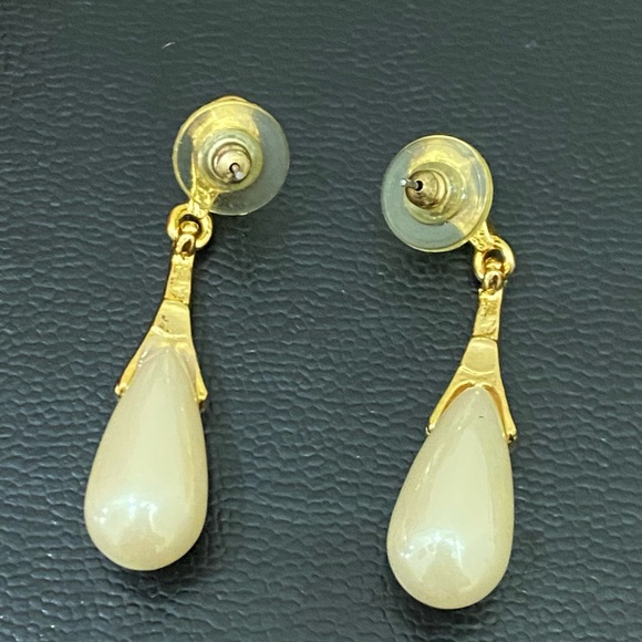 Vintage Unsigned Faux Pearl Teardrop Rhinestones Earrings 12.1g - Picture 7 of 11